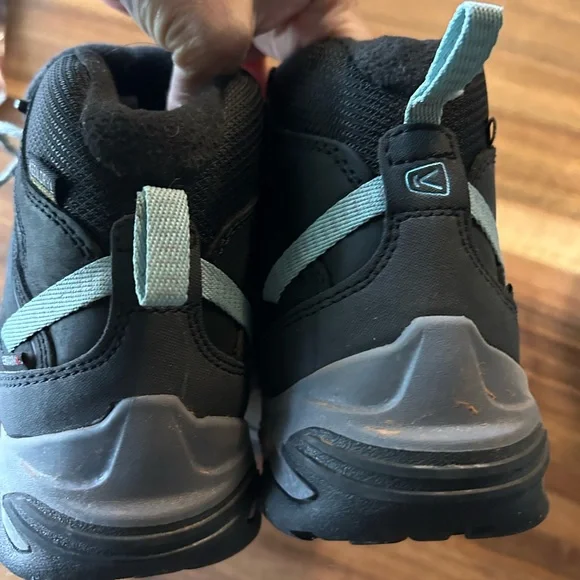 Keen Circadia Waterproof hiking boot, 8, insulated.  EUC - Picture 3 of 11